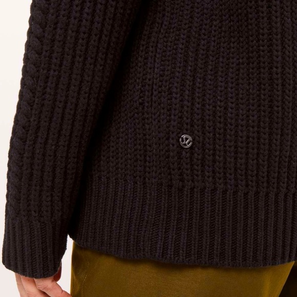 Lululemon Bring The Cozy Turtleneck - Picture 3 of 7